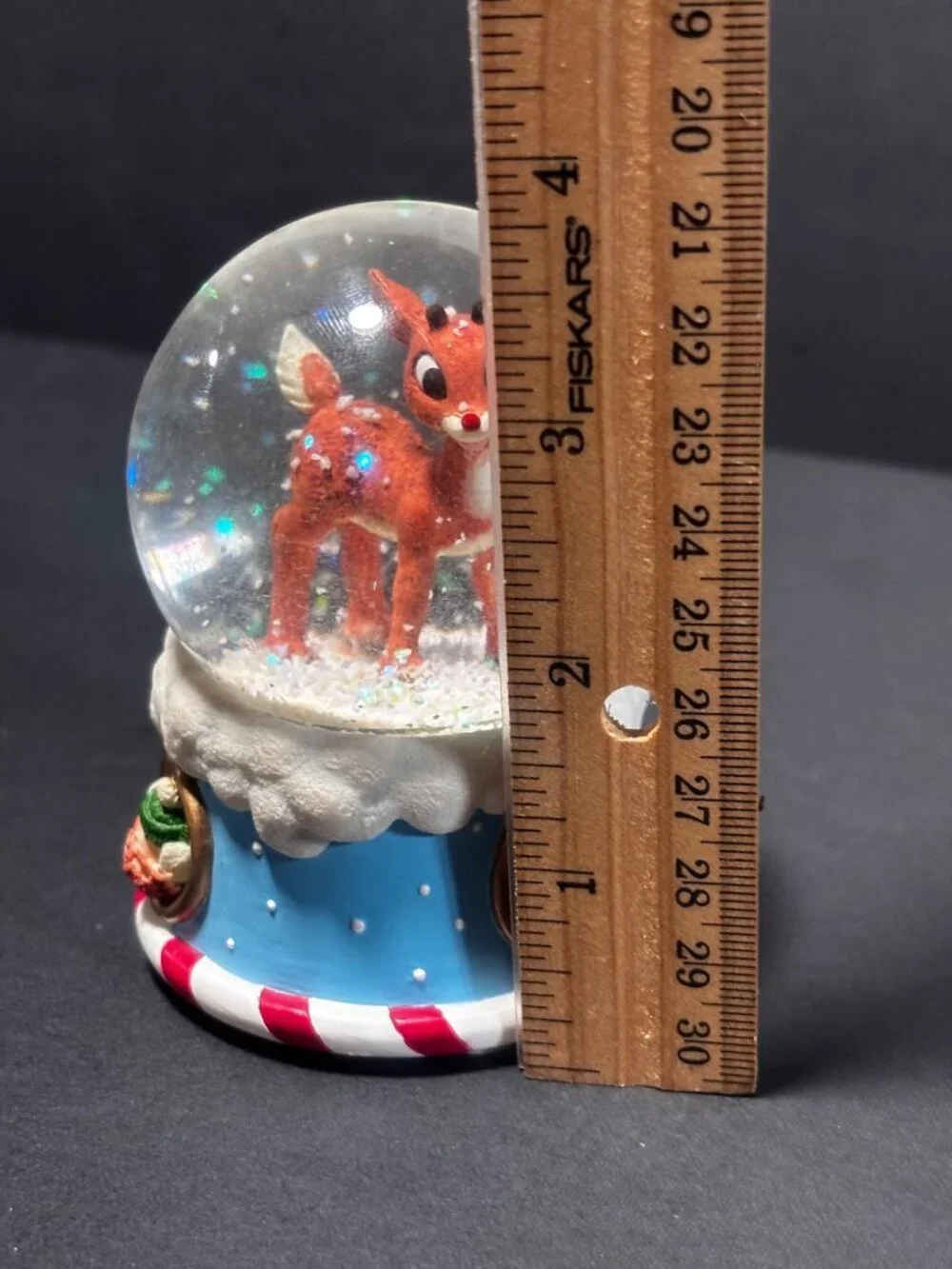 Rudolph The Red Nosed Reindeer Snow Globe Christmas Decoration Enesco VTG READ